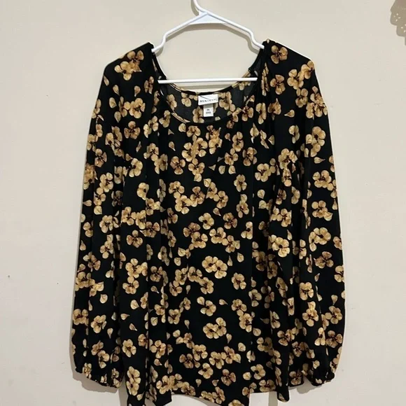 Ava & Viv 2X Black Gold Floral Print Stretch Blouse - Picture 2 of 7